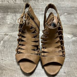 Dressbarn Rylan Wide Heels Size 8